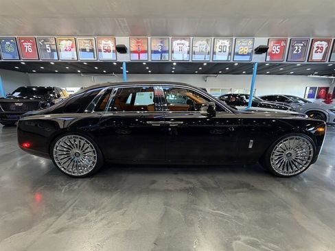Used 2026 Rolls-Royce Phantom image 5