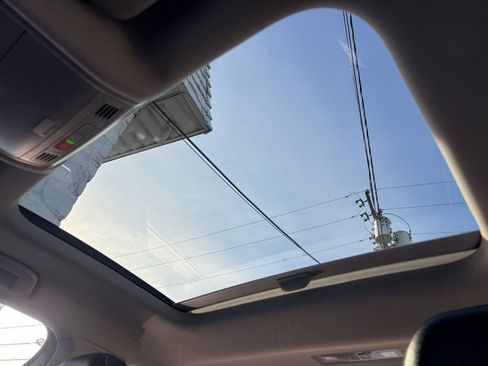 Used 2025 Volkswagen Jetta SE image 24