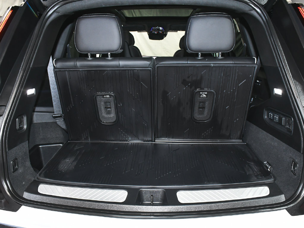 Used 2026 Cadillac Vistiq Platinum w/ LPO, Floor Liner Package AWD/4WD image 67
