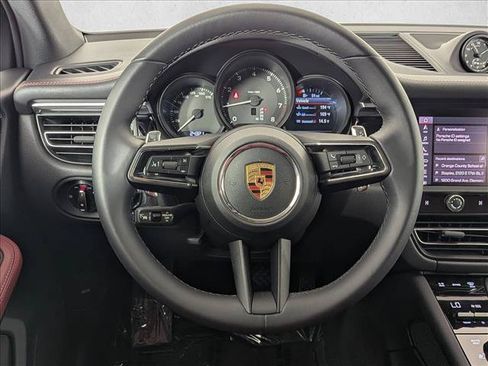 Certified 2023 Porsche Macan AWD/4WD image 15