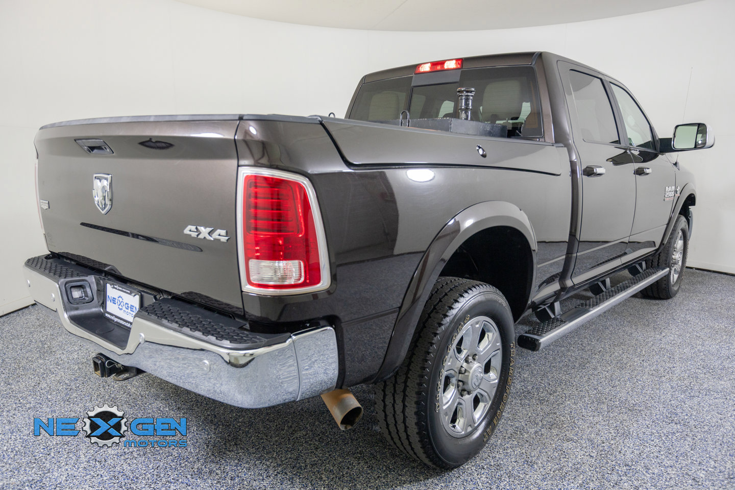 Used 2017 RAM 2500 Laramie w/ Convenience Group AWD/4WD image 8
