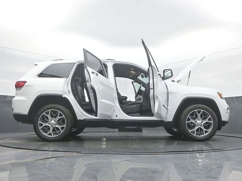 Used 2021 Jeep Grand Cherokee Limited image 59