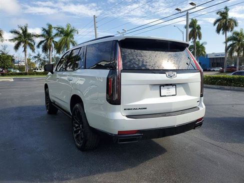Used 2021 Cadillac Escalade Sport Platinum w/ LPO, ONYX Package image 22