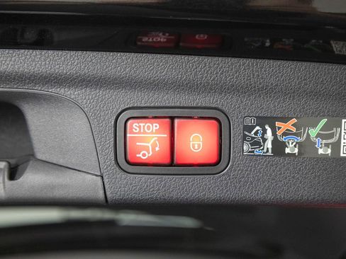 Used 2025 Mercedes-Benz GLE 63 AMG S image 40