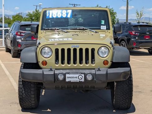 Used 2013 Jeep Wrangler Rubicon w/ Connectivity Group AWD/4WD image 9