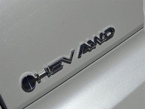 Used 2025 Toyota Crown Signia image 11