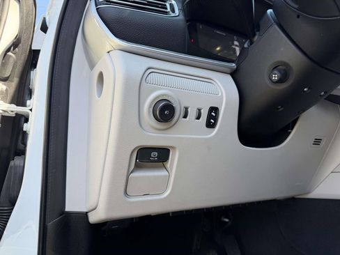 Used 2024 Jeep Wagoneer Series II w/ Flexible Seating Group AWD/4WD image 28