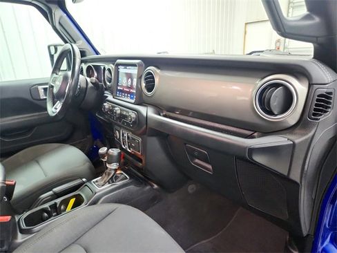 Used 2020 Jeep Wrangler Unlimited Sahara w/ Uconnect 4C Nav & Sound Group image 34