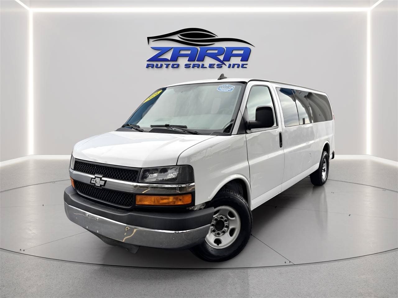 Used 2016 Chevrolet Express 3500 LT w/ LT Preferred Equipment Group RWD image 1