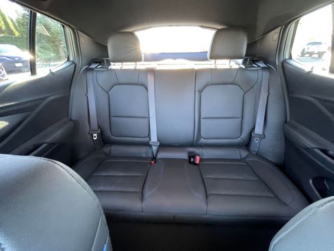 Used 2025 Buick Envista Sport Touring image 37