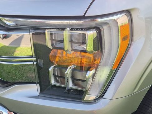 Used 2022 Ford F150 Lariat w/ Trailer Tow Package AWD/4WD image 9