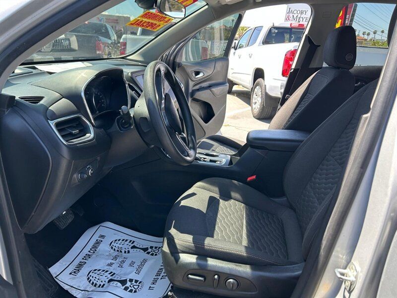 Used 2021 Chevrolet Equinox LT FWD image 16