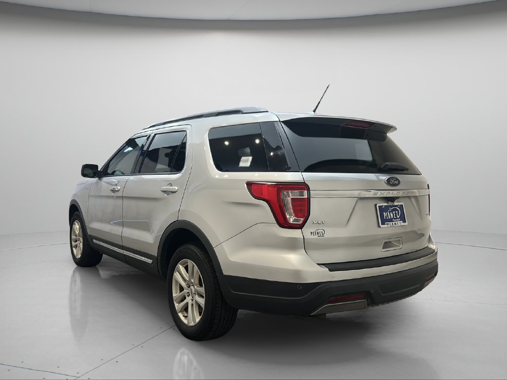 Used 2019 Ford Explorer XLT w/ Equipment Group 202A AWD/4WD image 5