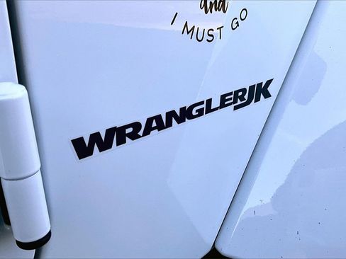 Used 2018 Jeep Wrangler Sport image 33