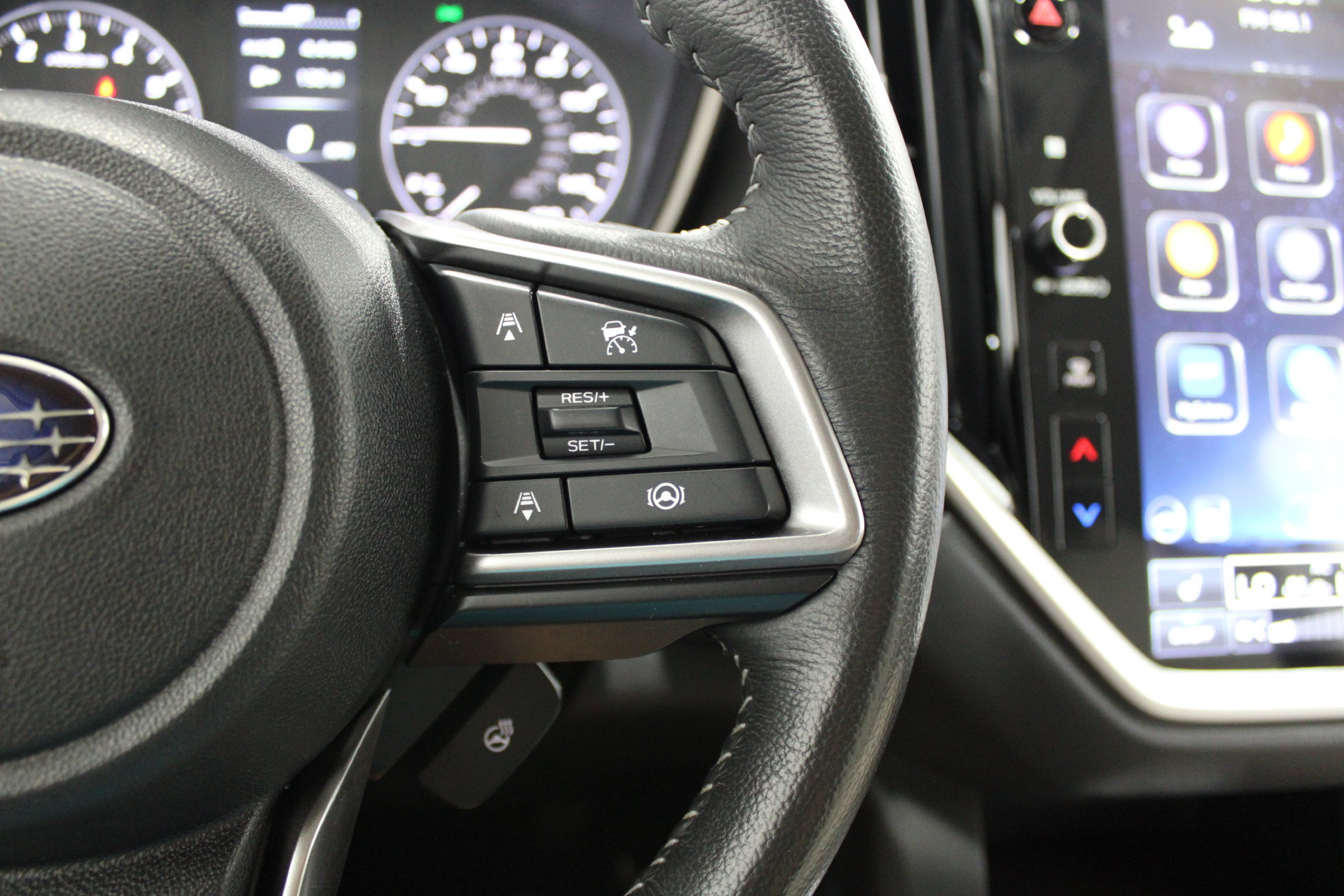 Used 2023 Subaru Ascent Limited AWD/4WD image 43
