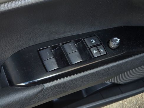 Used 2025 Toyota Camry LE image 11