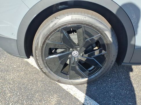 New 2025 Volkswagen ID.4 Pro S image 9