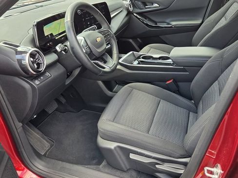 Used 2025 Chevrolet Equinox LT w/ Safety and Technology Package FWD image 10