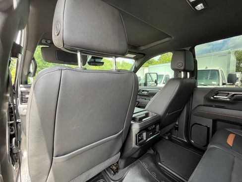 Used 2024 GMC Sierra 2500 AT4 w/ AT4 Premium Plus Package AWD/4WD image 31