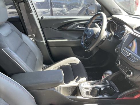 Used 2022 Chevrolet TrailBlazer RS FWD image 6