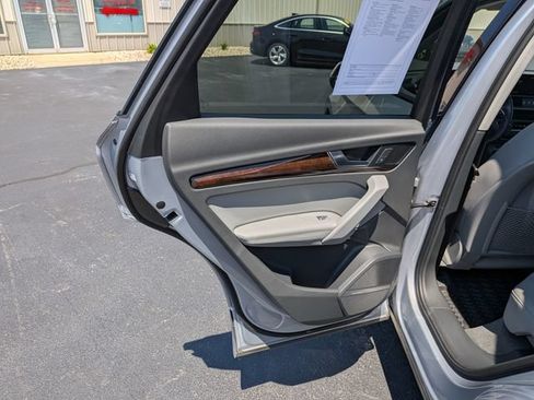 Used 2020 Audi Q5 2.0T Premium Plus AWD/4WD image 22