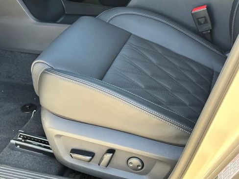 Used 2026 Nissan Rogue Platinum w/ Platinum Premium Package image 18