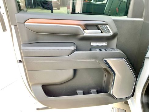 Used 2024 GMC Sierra 1500 Denali w/ Denali Reserve Package AWD/4WD image 12
