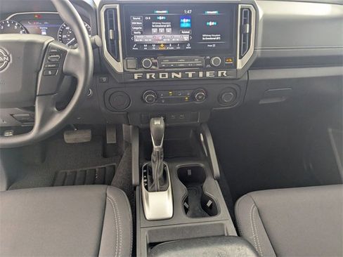 Used 2025 Nissan Frontier SV image 24