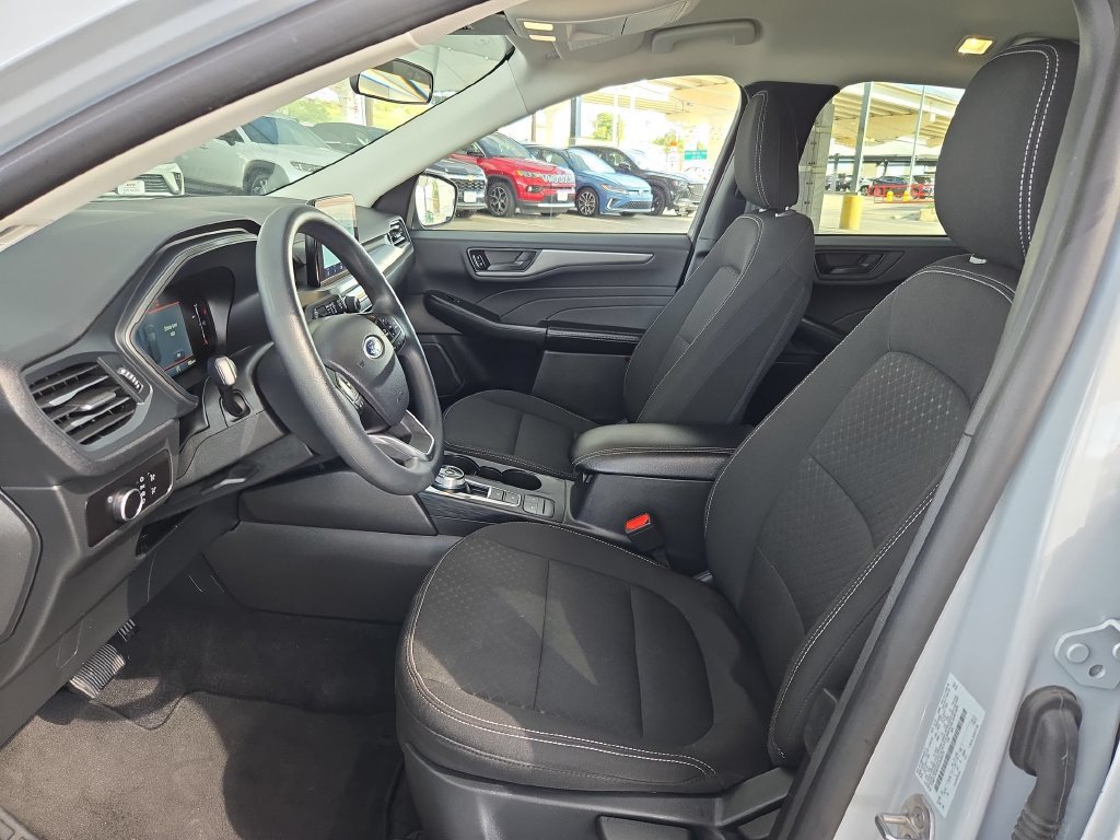 Used 2025 Ford Escape Active AWD/4WD image 9