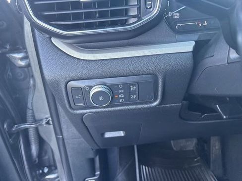 Used 2020 Ford Explorer XLT w/ Equipment Group 202A image 19