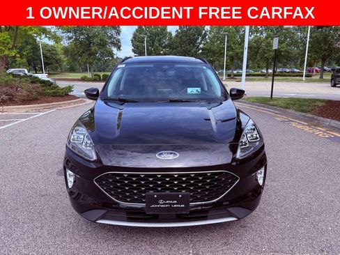 Used 2020 Ford Escape Titanium w/ Titanium Premium Package 2.0 FWD image 2