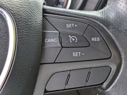 Used 2017 Dodge Challenger SXT RWD image 23