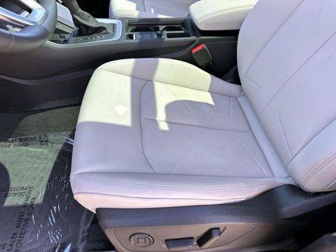 Certified 2025 Audi Q3 2.0T Premium AWD/4WD image 20