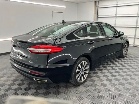 Used 2020 Ford Fusion SE image 19