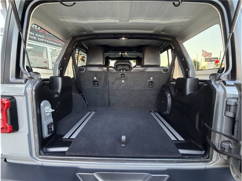 Used 2019 Jeep Wrangler Unlimited Rubicon AWD/4WD image 27