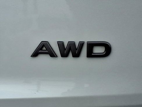 Certified 2025 Nissan Rogue SV image 16