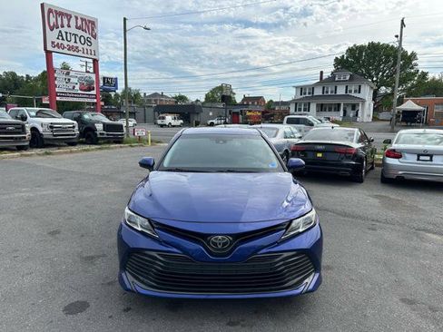 Used 2018 Toyota Camry LE FWD image 3