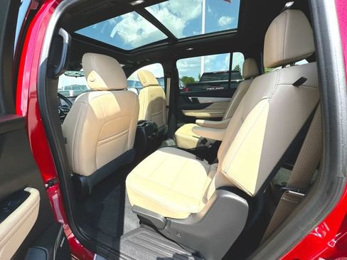 Used 2026 Buick Enclave Preferred w/ Power Package AWD/4WD image 22