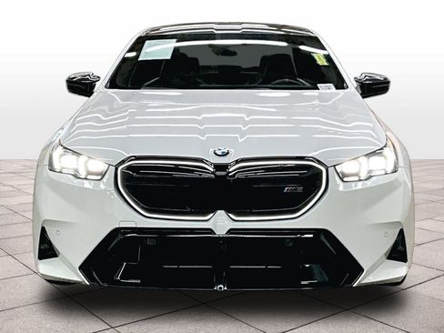 Used 2025 BMW M5 w/ Carbon Package AWD/4WD image 3