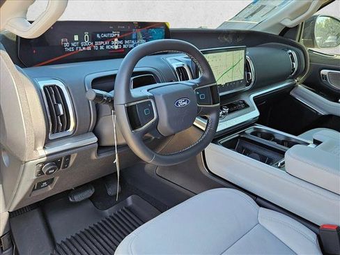 New 2027 Ford Expedition Platinum AWD/4WD image 3