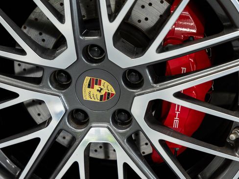 Used 2023 Porsche 911 Carrera S RWD image 18