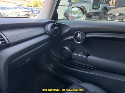 Used 2017 MINI Cooper 2-Door Hardtop FWD image 16