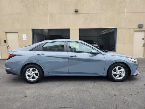 Used 2021 Hyundai Elantra SE FWD image 8