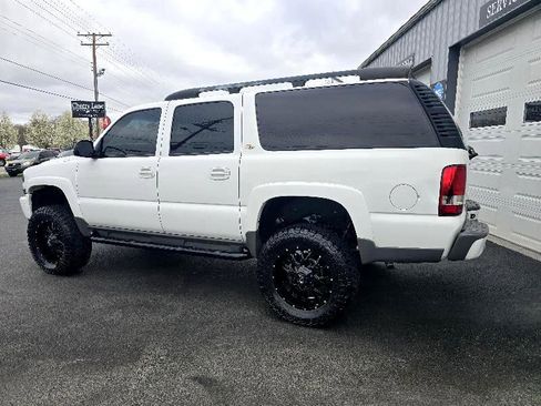 Used 2003 Chevrolet Suburban Z71 image 4