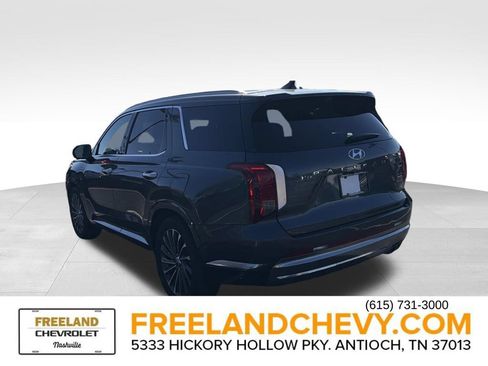 Used 2023 Hyundai Palisade Calligraphy image 5