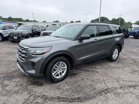 New 2026 Ford Explorer Active RWD image 14