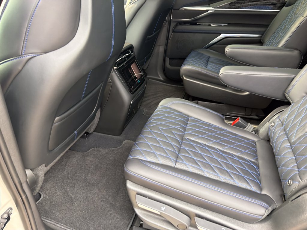 Certified 2026 Cadillac Escalade IQ Luxury 1 AWD/4WD image 34