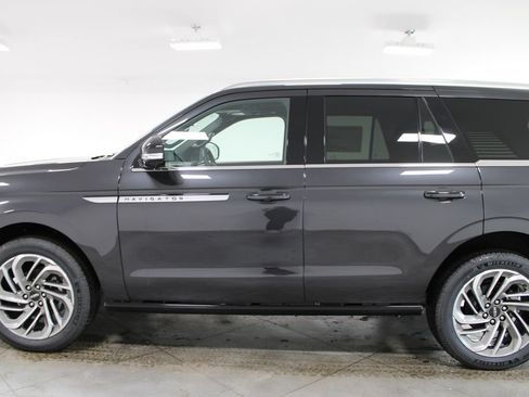 New 2026 Lincoln Navigator Reserve AWD/4WD image 5