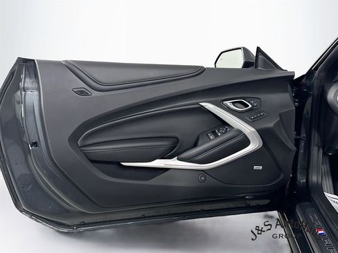 Used 2017 Chevrolet Camaro SS image 22