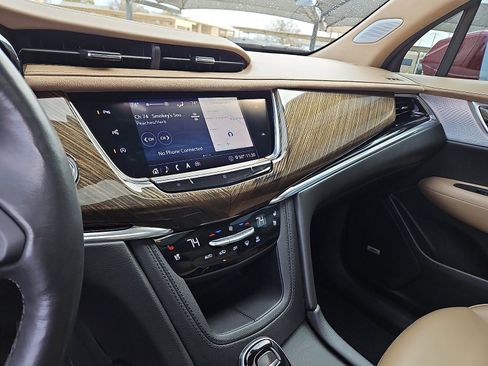 Used 2020 Cadillac XT6 Premium Luxury w/ Platinum Package image 16